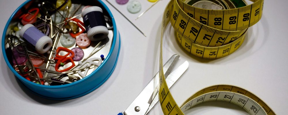 Nähzeug als Methapher für Brillenindividualisierung